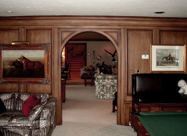 Wood glazed plaster walls with trim