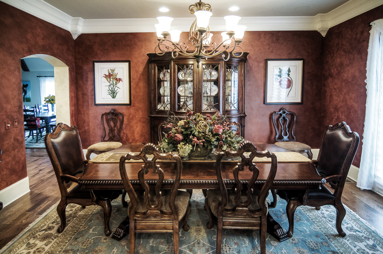 This beautiful dining room of shimmering Lusterstone was custom colored to be the jewel in this Franklin, TN client’s home makeover.