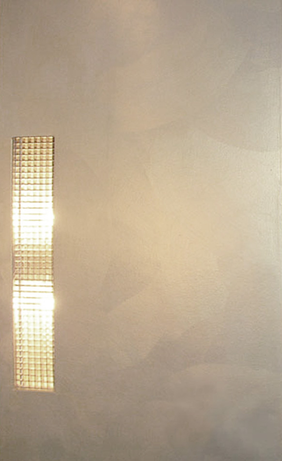 Metallic wall design