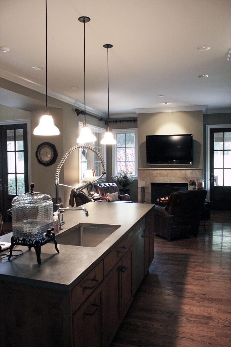 Kitchen breakfast room with custom coordinated color palate and painted professionally by Faux Decor